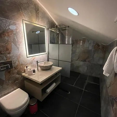 Talles Suit Hotel *